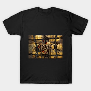 1984 with blood stained barbed wire on grunge copper background T-Shirt